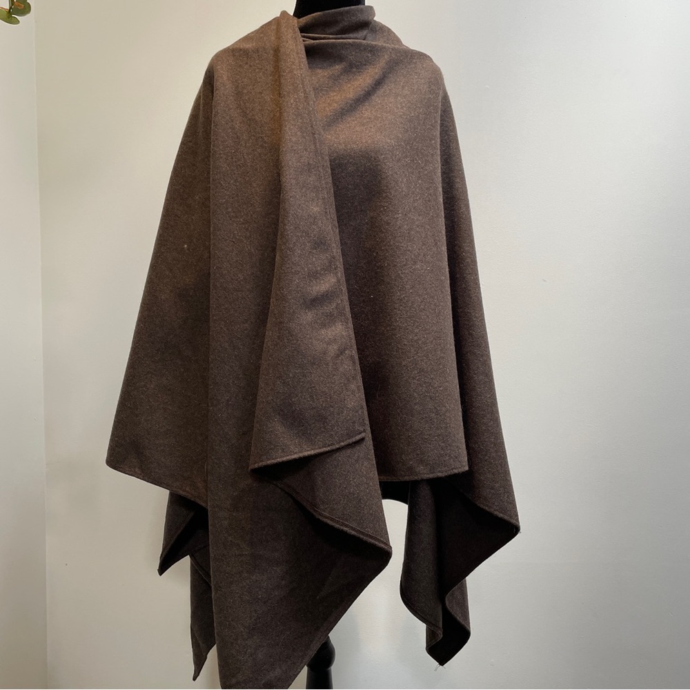 m0851 Blanket Cape in Cocoa Brown — Montreal Luxury Outerwear Brand - Picture 5 of 9